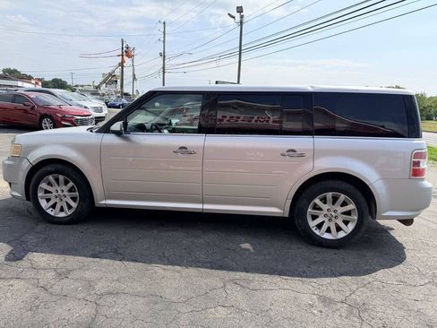 Used 2009 Ford Flex SEL FWD image 3