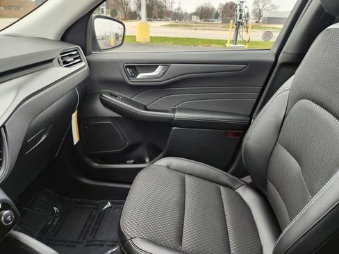 New 2026 Ford Escape SE image 10