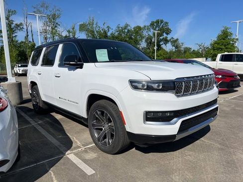 Used 2023 Jeep Grand Wagoneer 4WD image 2