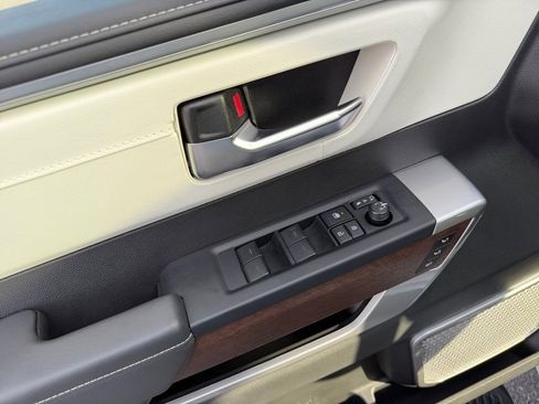 Used 2025 Toyota Sequoia Capstone image 11