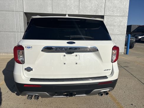 Used 2024 Ford Explorer King Ranch w/ Technology Package image 4