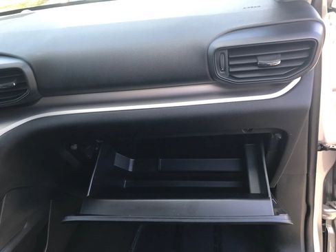 Used 2022 Ford Explorer XLT image 48