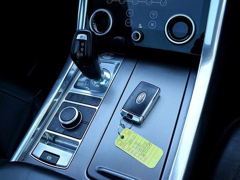 Used 2020 Land Rover Range Rover Sport HSE image 21