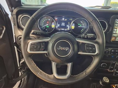 Used 2022 Jeep Wrangler Unlimited Sahara w/ Cold Weather Group AWD/4WD image 9
