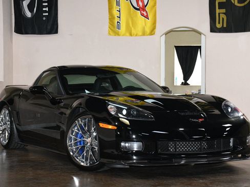 Used 2011 Chevrolet Corvette ZR1 w/ Preferred Equipment Group RWD image 3