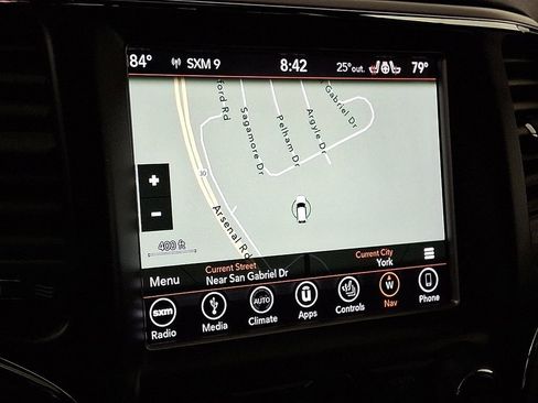 Used 2018 Jeep Grand Cherokee Trailhawk image 3