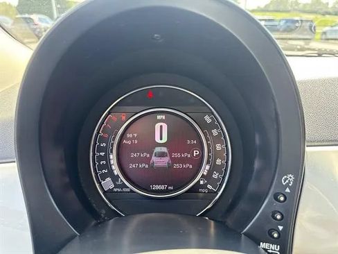 Used 2017 FIAT 500 Pop w/ Sport Appearance Package FWD image 11