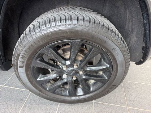 Used 2020 Jeep Grand Cherokee Altitude image 6