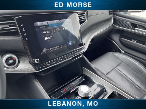 Used 2024 Jeep Wagoneer Series II w/ Flexible Seating Group AWD/4WD image 13