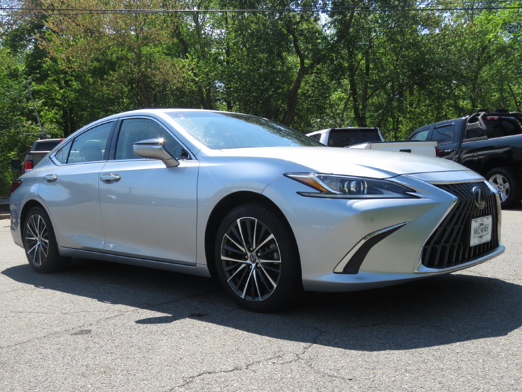 Used 2024 Lexus ES 350 w/ Premium Package FWD image 3