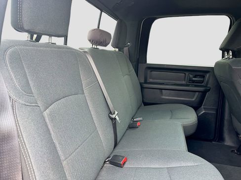 Used 2024 RAM 2500 Tradesman w/ Chrome Appearance Group image 25