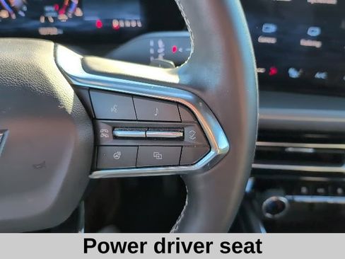 Used 2025 Chevrolet Traverse LT w/ Driver Confidence Package image 8