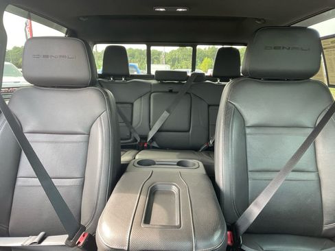 Used 2022 GMC Sierra 2500 Denali w/ Denali Black Diamond Edition AWD/4WD image 27