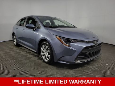 Used 2025 Toyota Corolla LE w/ Convenience Package image 3
