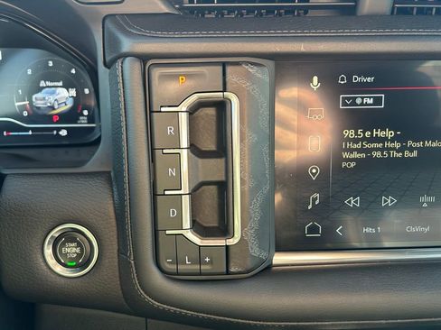 Used 2023 GMC Yukon XL Denali image 15