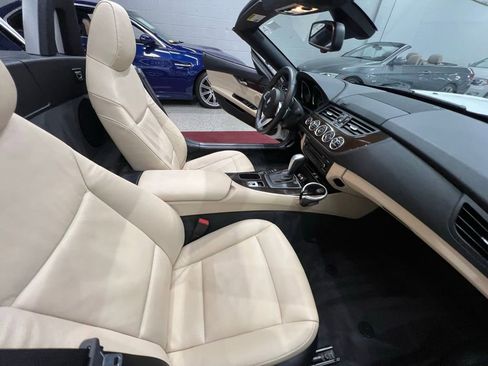 Used 2011 BMW Z4 sDrive30i image 39