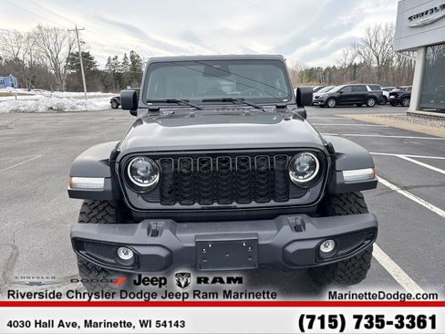 Used 2025 Jeep Wrangler Willys image 3