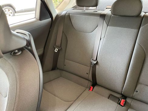 Used 2025 Kia K4 LXS image 38