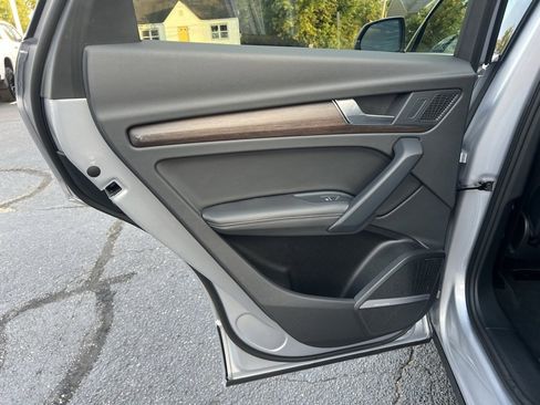 Used 2022 Audi Q5 2.0T Premium Plus image 29