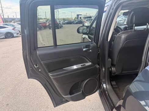 Used 2014 Jeep Compass Latitude w/ Sun/Sound Group AWD/4WD image 14