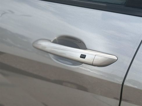 Used 2022 Hyundai Elantra SEL FWD image 10