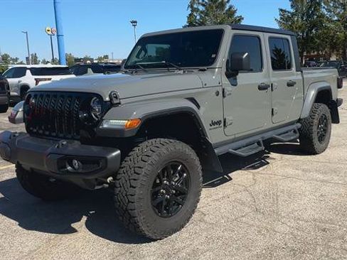 Used 2022 Jeep Gladiator Sport image 4