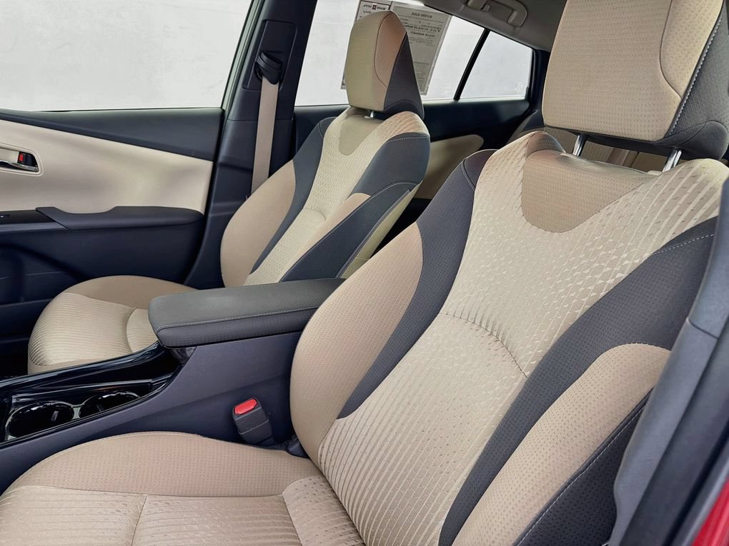 Used 2018 Toyota Prius Three w/ Advanced Technology Package FWD image 30
