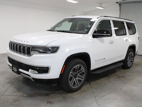 Used 2024 Jeep Wagoneer Series II image 4