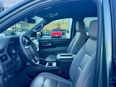 Used 2024 Chevrolet Suburban LT image 23