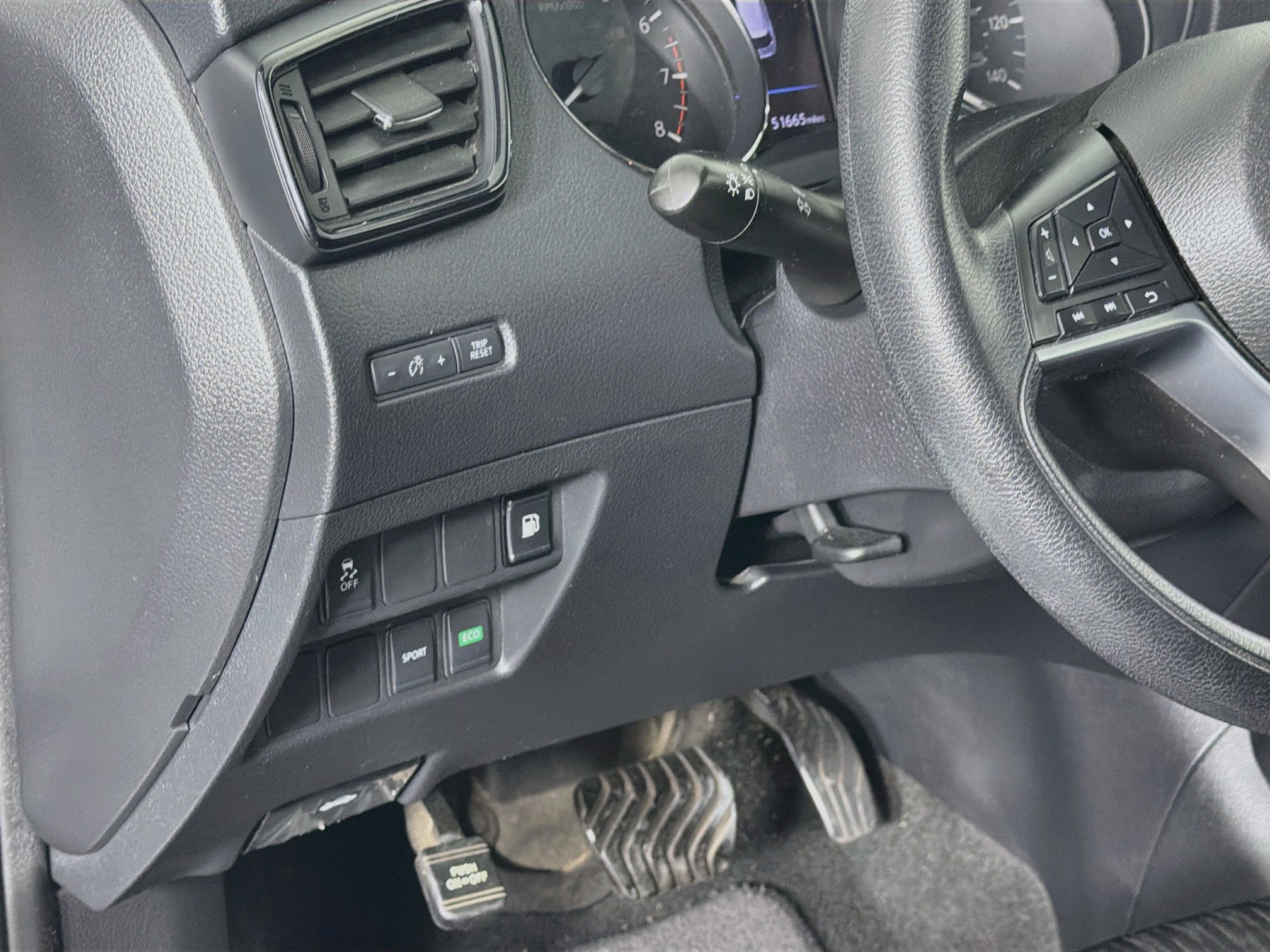 Used 2018 Nissan Rogue S FWD image 16