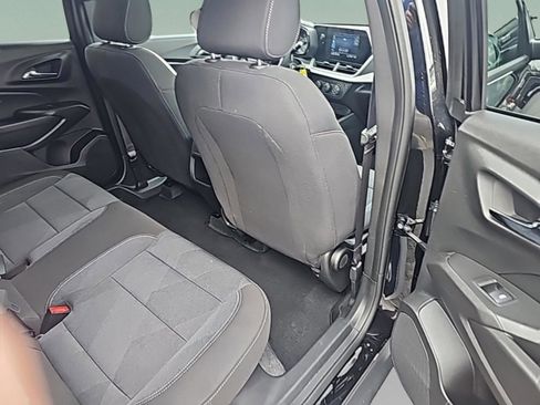 Used 2025 Chevrolet Trax RS w/ Sunroof Package image 22