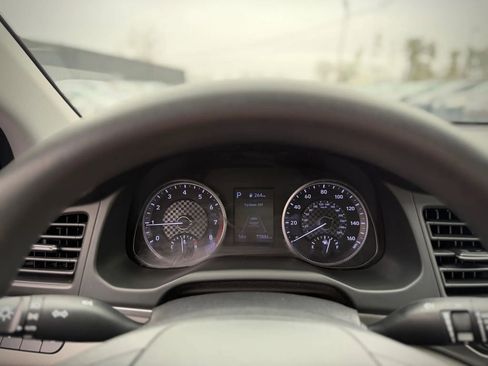 Used 2020 Hyundai Elantra SEL FWD image 15