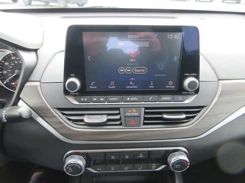 Used 2025 Nissan Altima 2.5 SV image 27