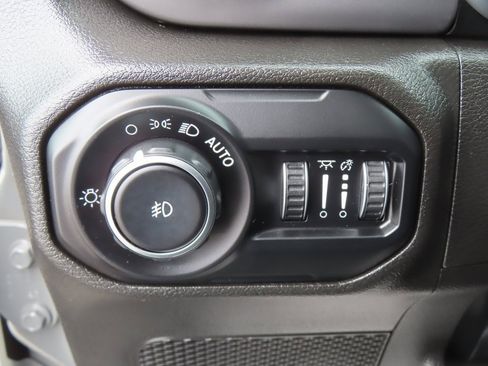 Certified 2022 Jeep Wrangler Unlimited Sport image 16