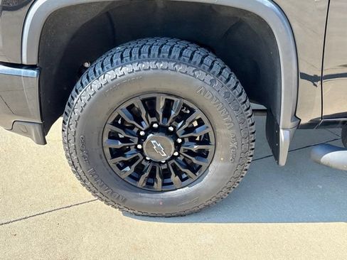 Used 2023 Chevrolet Silverado 2500 LTZ w/ LTZ Plus Package AWD/4WD image 10
