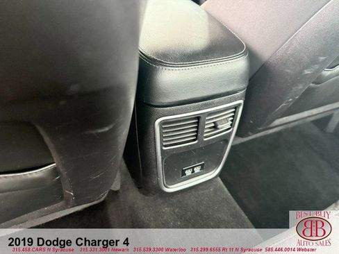 Used 2019 Dodge Charger SXT w/ Driver Confidence Group image 11