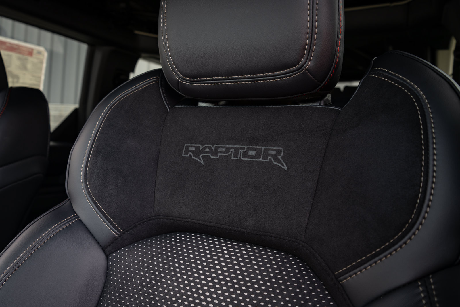 New 2026 Ford Bronco Raptor w/ Interior Carbon Fiber Pack AWD/4WD image 30