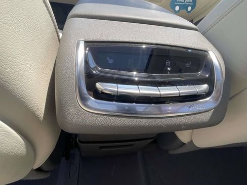 Certified 2020 Cadillac XT6 Premium Luxury FWD image 12