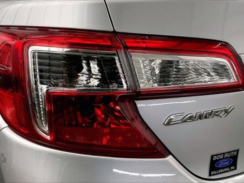 Used 2012 Toyota Camry LE image 29