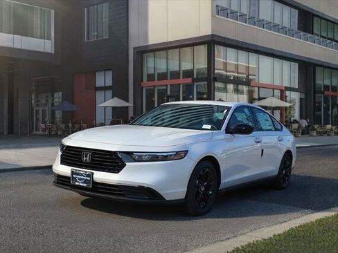 New 2025 Honda Accord SE image 1