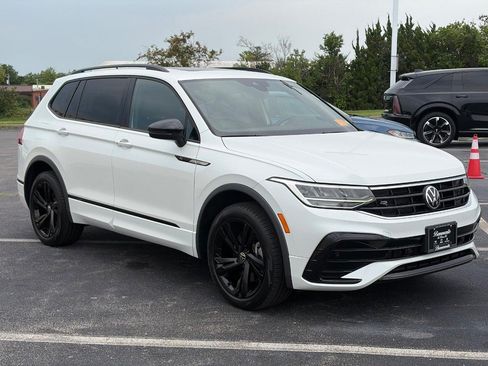 Used 2023 Volkswagen Tiguan SE R-Line FWD image 3