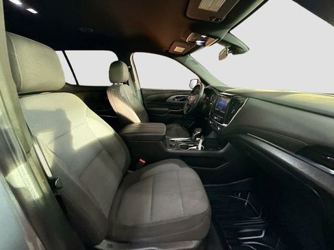 Used 2023 Chevrolet Traverse LT image 29