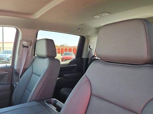 New 2026 GMC Sierra 1500 SLT image 12