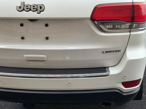 Used 2018 Jeep Grand Cherokee Limited image 31