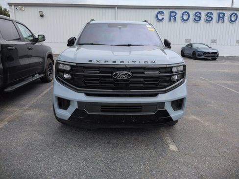 Certified 2025 Ford Expedition Max Platinum w/ Stealth Appearance Package AWD/4WD image 3