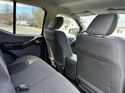 Used 2013 Nissan Xterra X AWD/4WD image 19