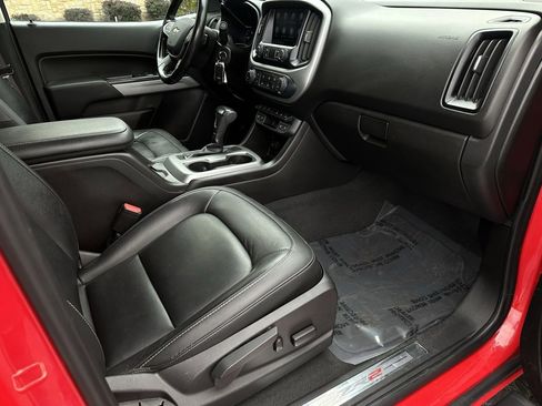 Used 2019 Chevrolet Colorado ZR2 image 16