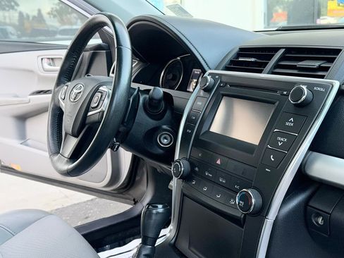 Used 2017 Toyota Camry SE image 26