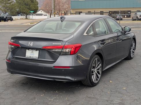 Used 2023 Honda Civic Touring image 3