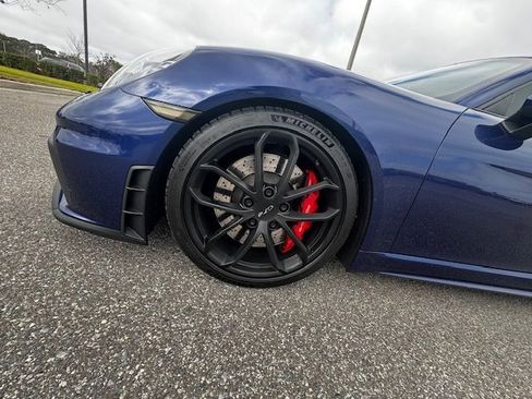 Used 2020 Porsche 718 Cayman GT4 image 5